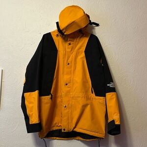 The North Face Men’s 1994 Mountain Light Futurelight Jacket (2021 Reissue)